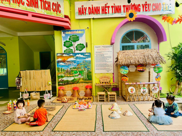 Hội Thi "Xây dựng Môi trường lấy trẻ làm trung tâm và đồ chơi tự tạo cấp trường" NH 2023-2024