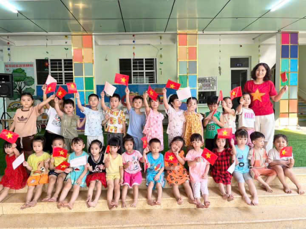 Chào mừng kỷ niệm 50 năm ngày Giải phóng miền Nam, thống nhất đất nước( 30/4/1975 - 30/4/2025) và ngày Quốc tế lao động 1/5 của các bé trường Mầm non VĨnh Hòa