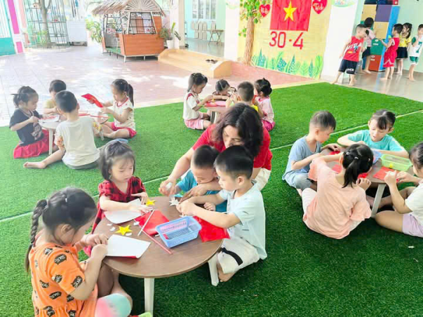Chào mừng kỷ niệm 50 năm ngày Giải phóng miền Nam, thống nhất đất nước( 30/4/1975 - 30/4/2025) và ngày Quốc tế lao động 1/5 của các bé trường Mầm non VĨnh Hòa