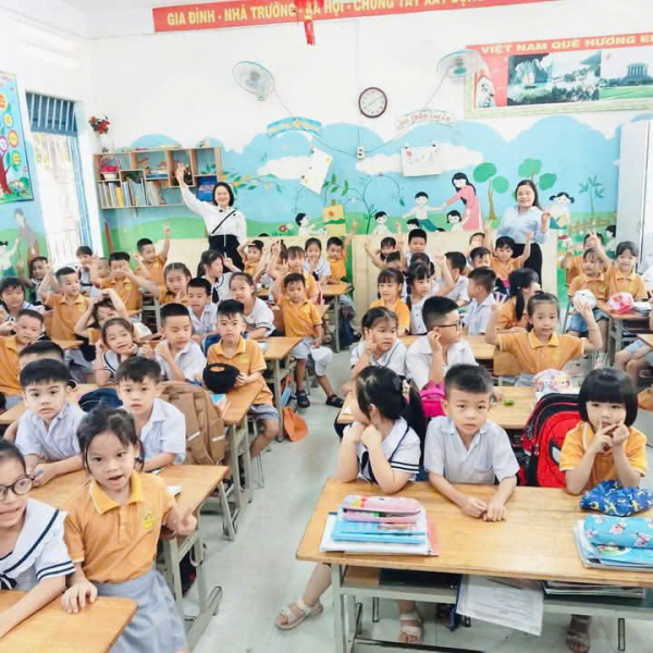 Khối MG 5-6 tuổi tham quan Trường Tiểu học Vĩnh Hoà 1- Nha Trang