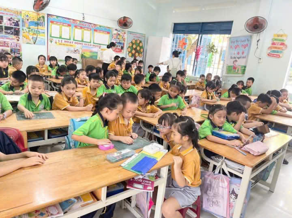 Khối MG 5-6 tuổi tham quan Trường Tiểu học Vĩnh Hoà 1- Nha Trang