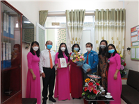 Trường MNVH vinh dụ đón đoàn UBMTTQ- TP, LĐTP, phòng GDDT, Đảng ủy, UBND và trạm y tế phường,  PHHS chúc mừng nhà trường nhân ngày NGVN 20/11!
