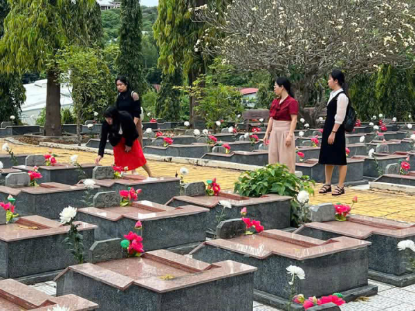 Đời đời nhớ ơn các anh hùng liệt sĩ