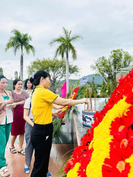 Đời đời nhớ ơn các anh hùng liệt sĩ