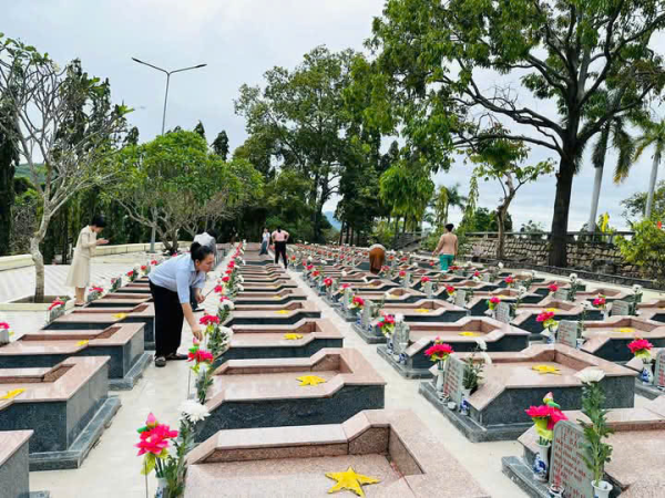 Đời đời nhớ ơn các anh hùng liệt sĩ