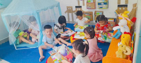 Hưởng ứng Ngày hội đọc sách của các bé Trường Mầm Non Vĩnh Hòa