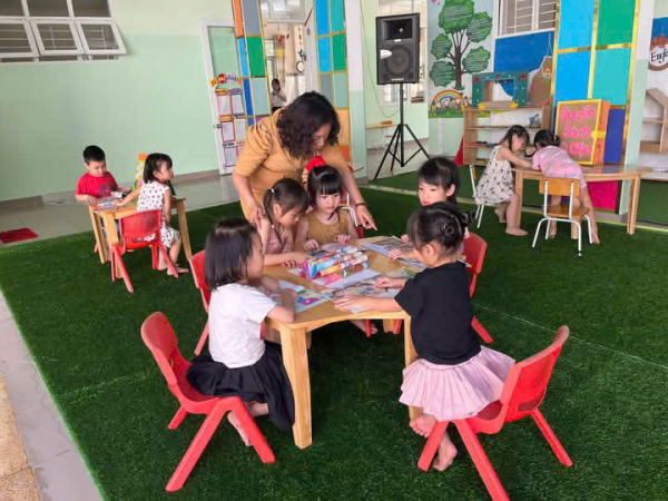 Hưởng ứng Ngày hội đọc sách của các bé Trường Mầm Non Vĩnh Hòa