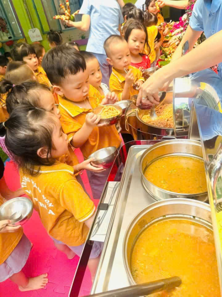 Tiệc buffet cuối năm học 2024-2025 trường MN Vĩnh Hoà