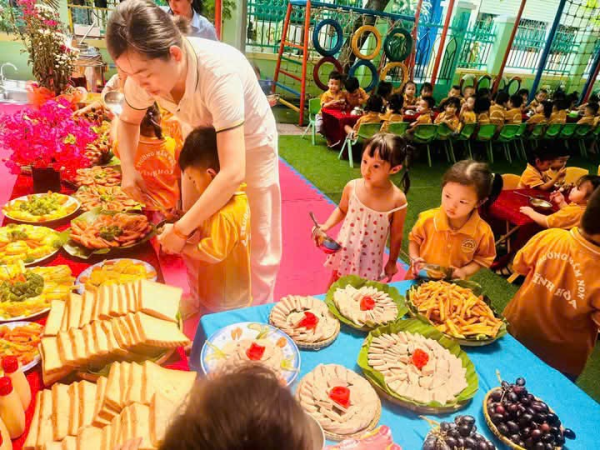 Tiệc buffet cuối năm học 2024-2025 trường MN Vĩnh Hoà