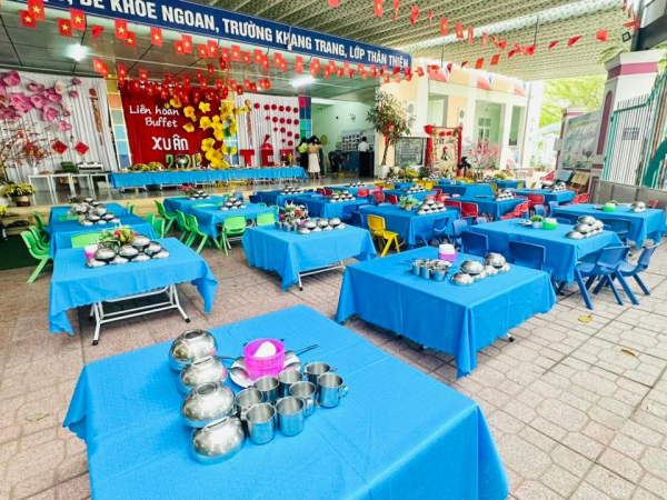 Tiệc buffet Tết 2026 của các bé trường MN Vĩnh Hoà