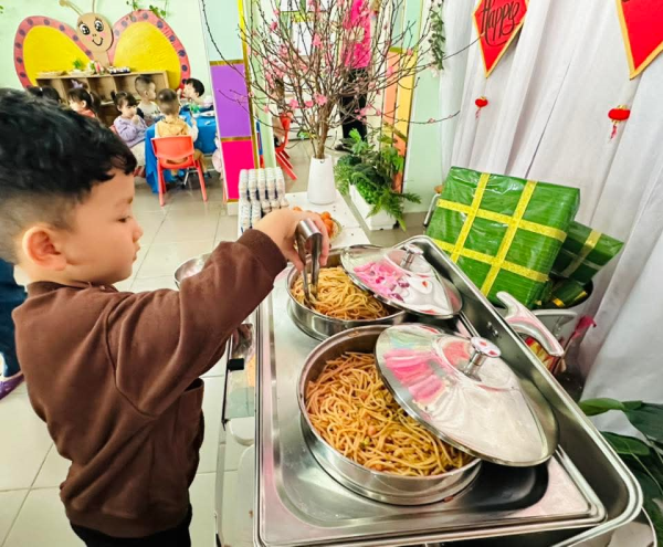 Tiệc buffet Tết 2026 của các bé trường MN Vĩnh Hoà