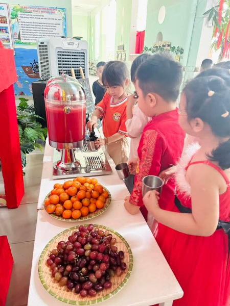 Tiệc buffet Tết 2026 của các bé trường MN Vĩnh Hoà