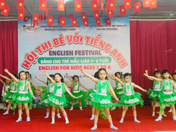 Hội thi Bé làm quen với Tiếng Anh