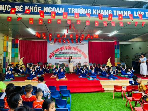 Hội thi Bé làm quen với Tiếng Anh