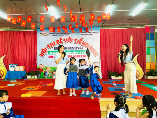 Hội thi Bé làm quen với Tiếng Anh