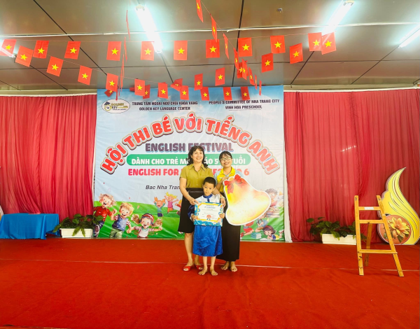 Hội thi Bé làm quen với Tiếng Anh