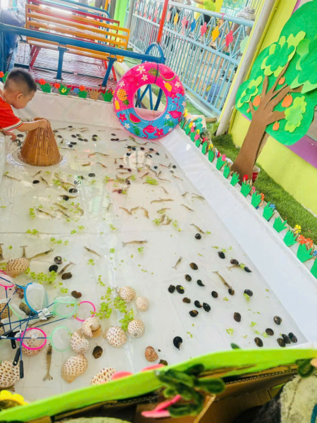 hoạt động chào mừng ngày Giỗ Tổ Hùng Vương và 30/4 – 1/5 của cô trò MN Vĩnh Hoà 