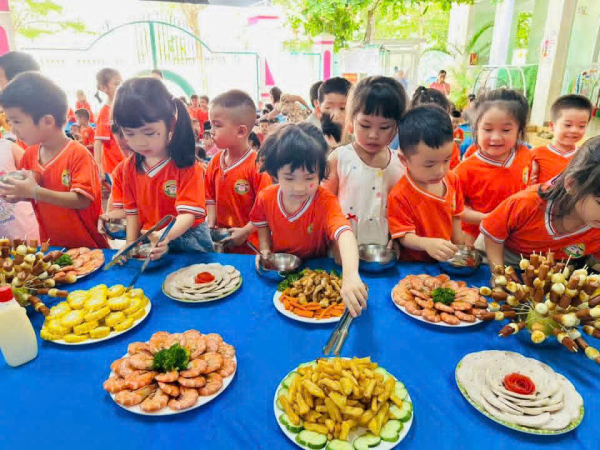 Tiệc Buffet cuối năm học cho trẻ. Năm học 2025-2026