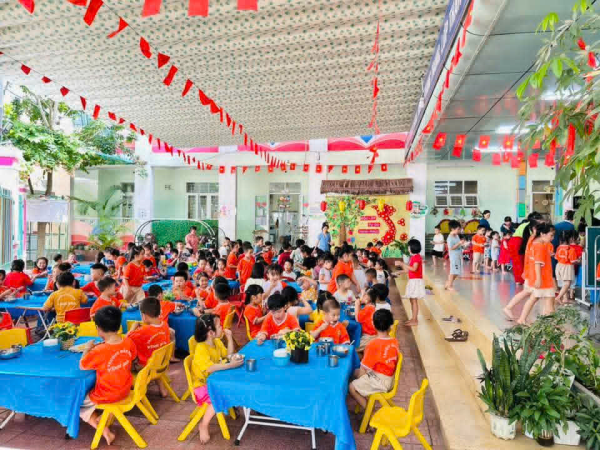 Tiệc Buffet cuối năm học cho trẻ. Năm học 2025-2026